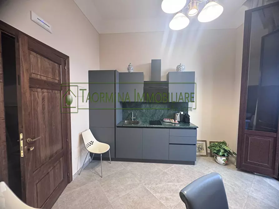 Immagine 21 di Albergo/B&B/Residence in vendita  in via circonvallazione 28 a Taormina