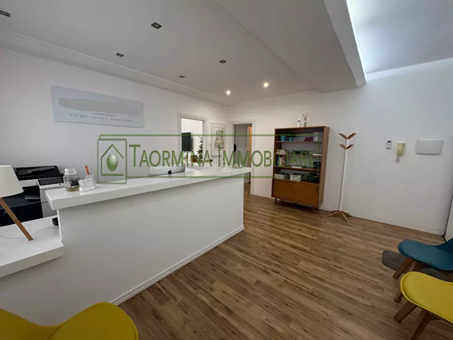 Immagine 2 di Ufficio in affitto  in Via Francavilla a Taormina