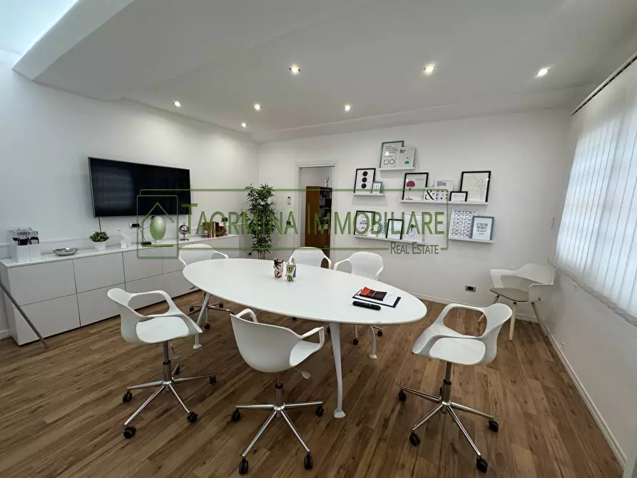 Immagine 7 di Ufficio in affitto  in Via Francavilla a Taormina