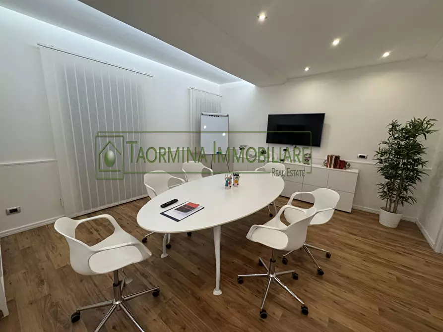 Immagine 9 di Ufficio in affitto  in Via Francavilla a Taormina