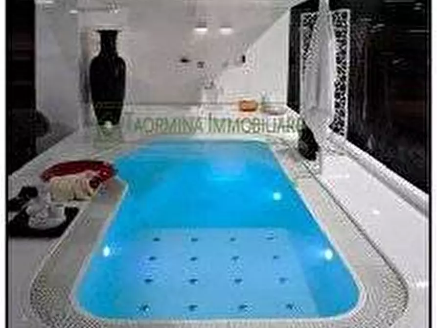 Immagine 4 di Appartamento in vendita  in Corso Umberto I° 100 a Taormina