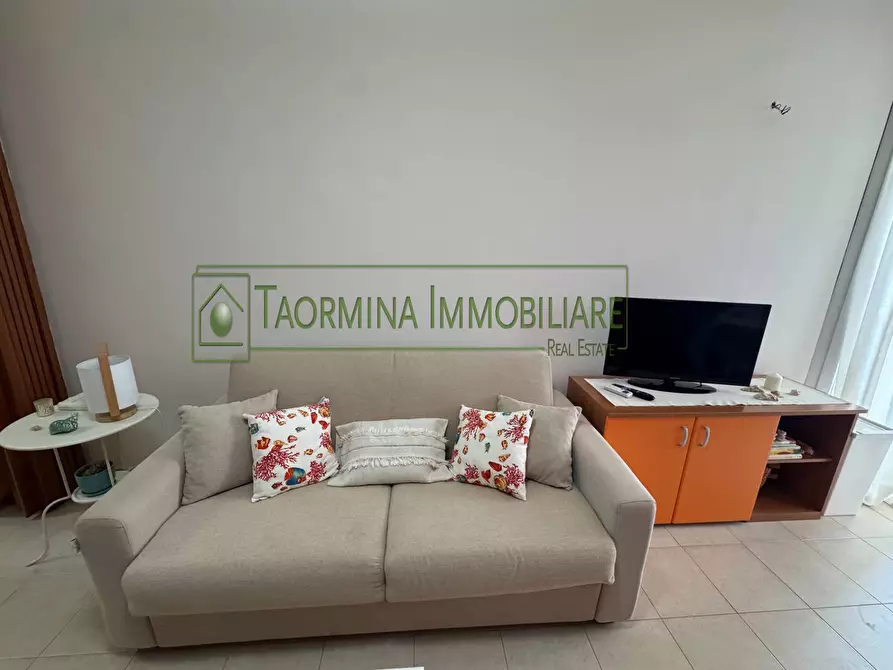 Immagine 7 di Appartamento in affitto  in Viale Jannuzzo a Giardini-Naxos