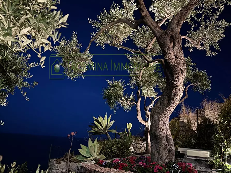 Immagine 43 di Appartamento in vendita  in via Nazionale 105 a Taormina