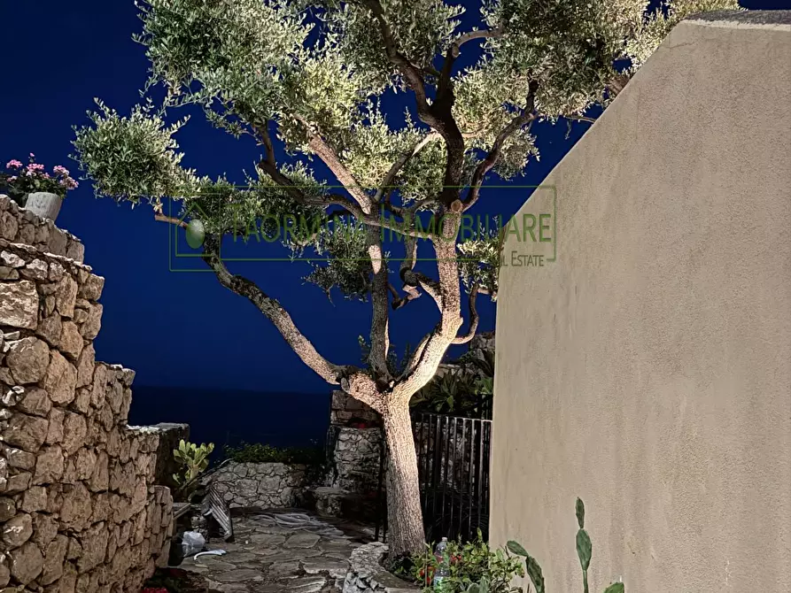 Immagine 44 di Appartamento in vendita  in via Nazionale 105 a Taormina