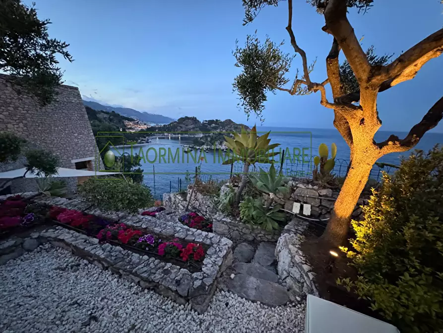 Immagine 38 di Appartamento in vendita  in via Nazionale 105 a Taormina