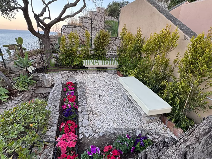 Immagine 34 di Appartamento in vendita  in via Nazionale 105 a Taormina