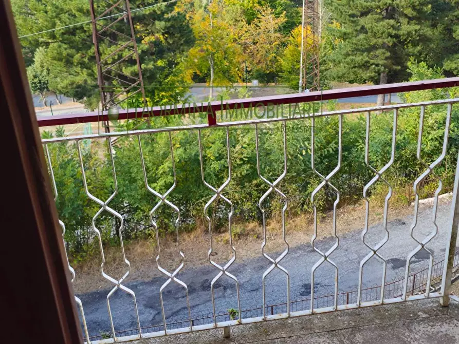 Immagine 2 di Appartamento in vendita  in Via Brigante s.n.c. a Cotronei