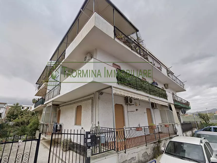 Immagine 1 di Appartamento in vendita  in Via Venezia 31 a Giardini-Naxos