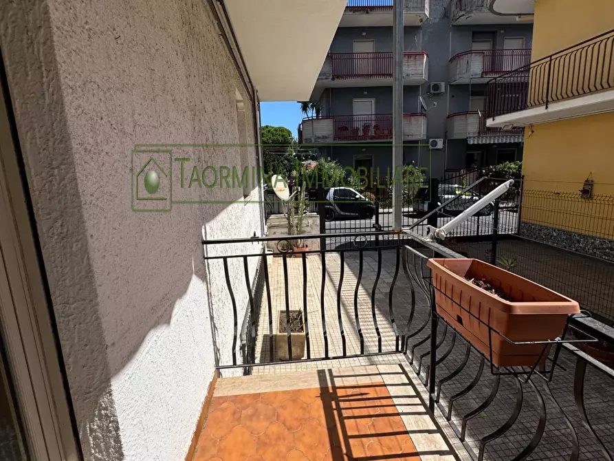 Immagine 21 di Appartamento in vendita  in Via Venezia 31 a Giardini-Naxos