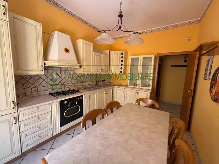 Immagine 8 di Appartamento in vendita  in Via Venezia 31 a Giardini-Naxos