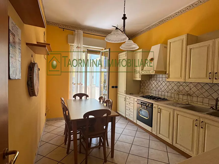 Immagine 11 di Appartamento in vendita  in Via Venezia 31 a Giardini-Naxos