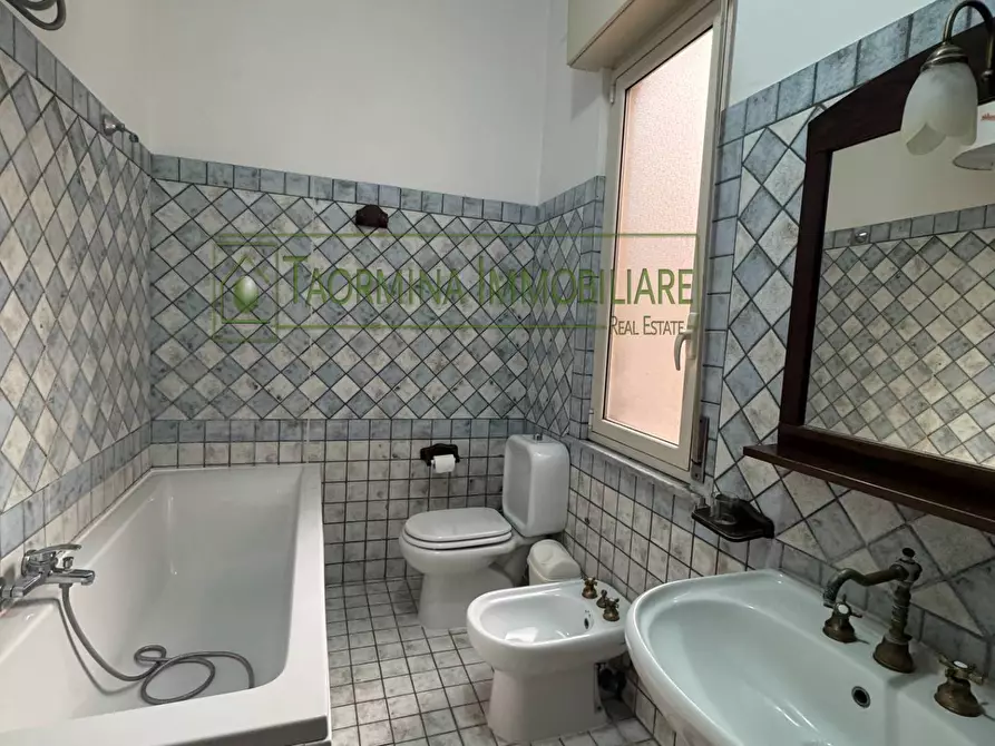 Immagine 28 di Appartamento in vendita  in Via Venezia 31 a Giardini-Naxos