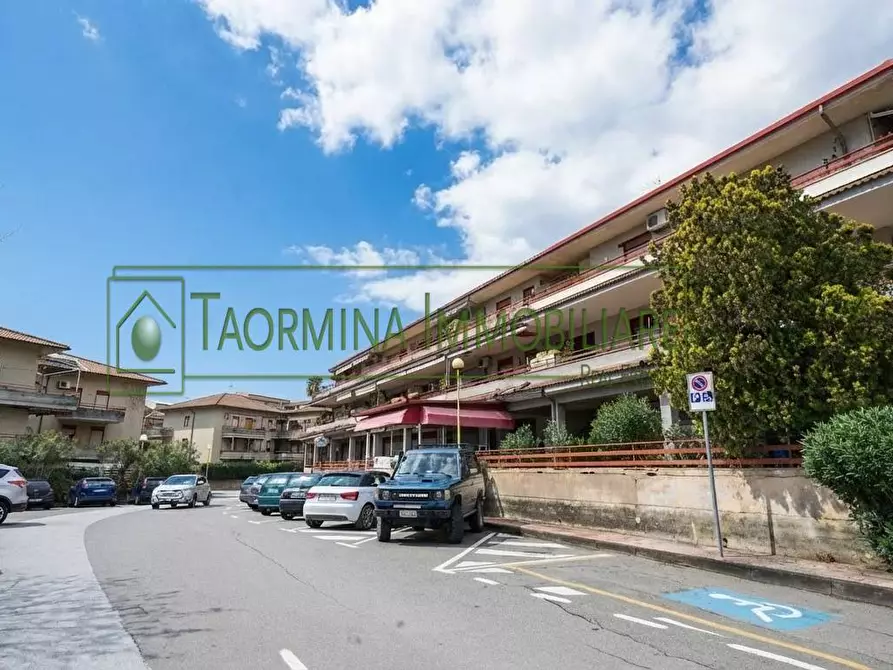 Immagine 4 di Appartamento in vendita  in Via Ruggero Leoncavallo a Taormina