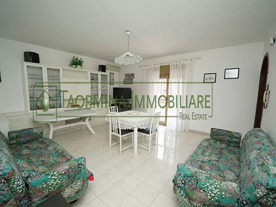 Immagine 12 di Appartamento in vendita  in Via Ruggero Leoncavallo a Taormina