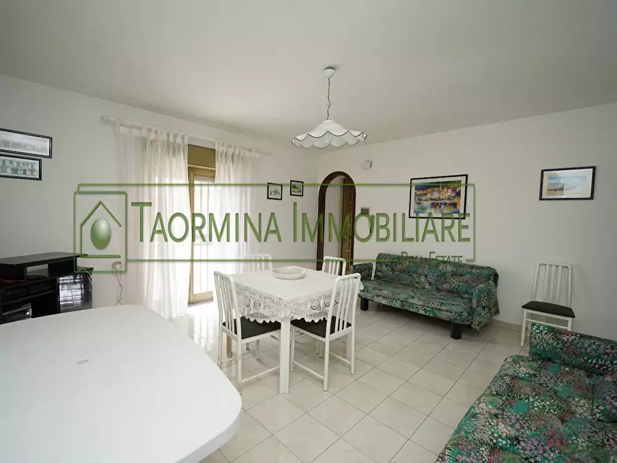 Immagine 13 di Appartamento in vendita  in Via Ruggero Leoncavallo a Taormina