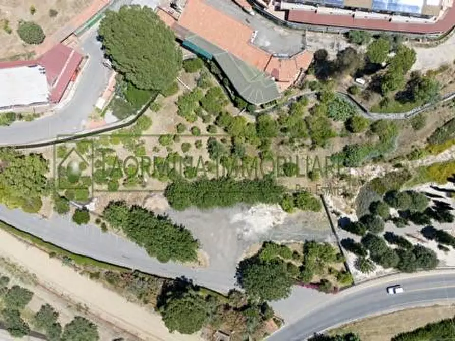 Immagine 3 di Negozio in vendita  in Contrada Feo Coniglio snc a Taormina