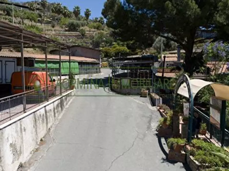 Immagine 10 di Negozio in vendita  in Contrada Feo Coniglio snc a Taormina