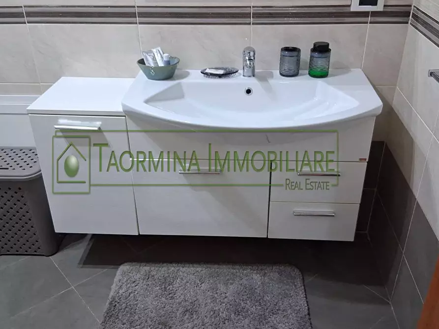 Immagine 5 di Appartamento in vendita  in Via Francesco Atenasio 3 a Taormina