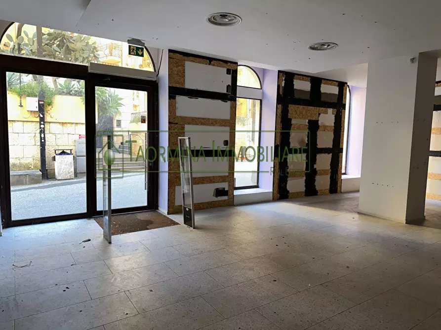 Immagine 5 di Negozio in affitto  in Via Teatro Greco 11 a Taormina