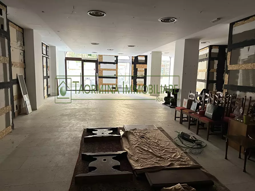 Immagine 6 di Negozio in affitto  in Via Teatro Greco 11 a Taormina