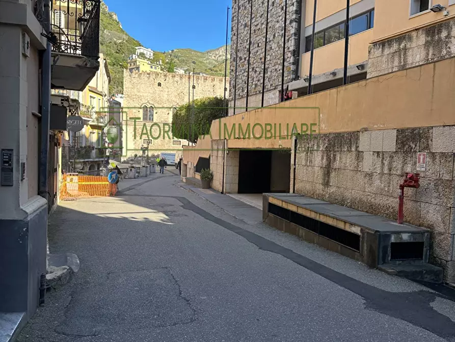 Immagine 4 di Negozio in affitto  in Via Teatro Greco 11 a Taormina