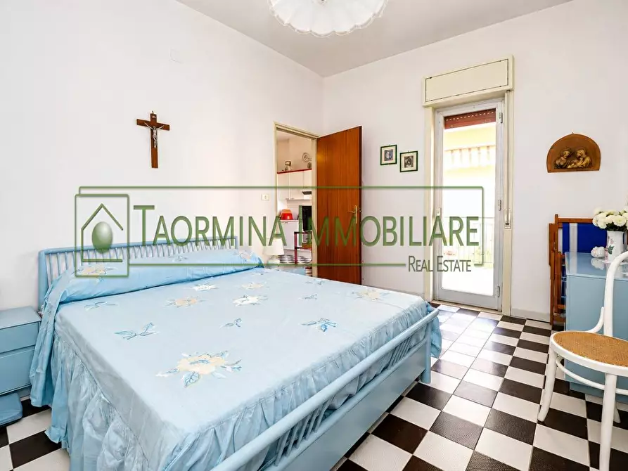 Immagine 7 di Appartamento in vendita  in Via Porticato 25 a Giardini-Naxos