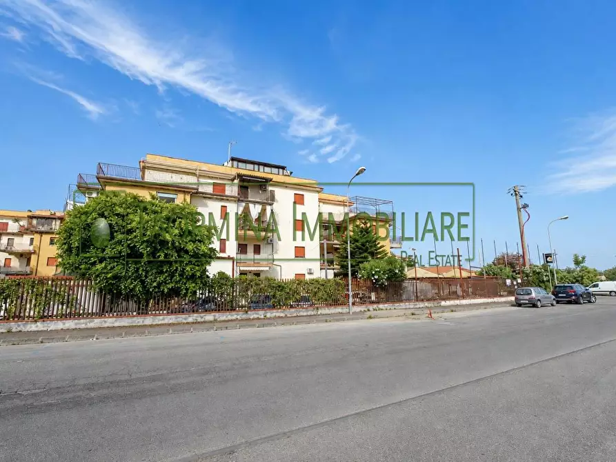 Immagine 2 di Appartamento in vendita  in Via Porticato 25 a Giardini-Naxos