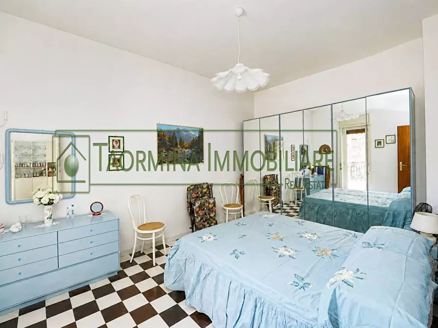 Immagine 9 di Appartamento in vendita  in Via Porticato 25 a Giardini-Naxos