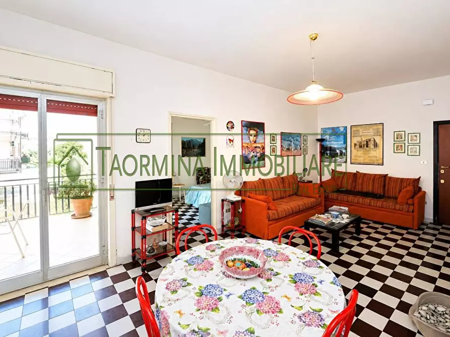 Immagine 6 di Appartamento in vendita  in Via Porticato 25 a Giardini-Naxos