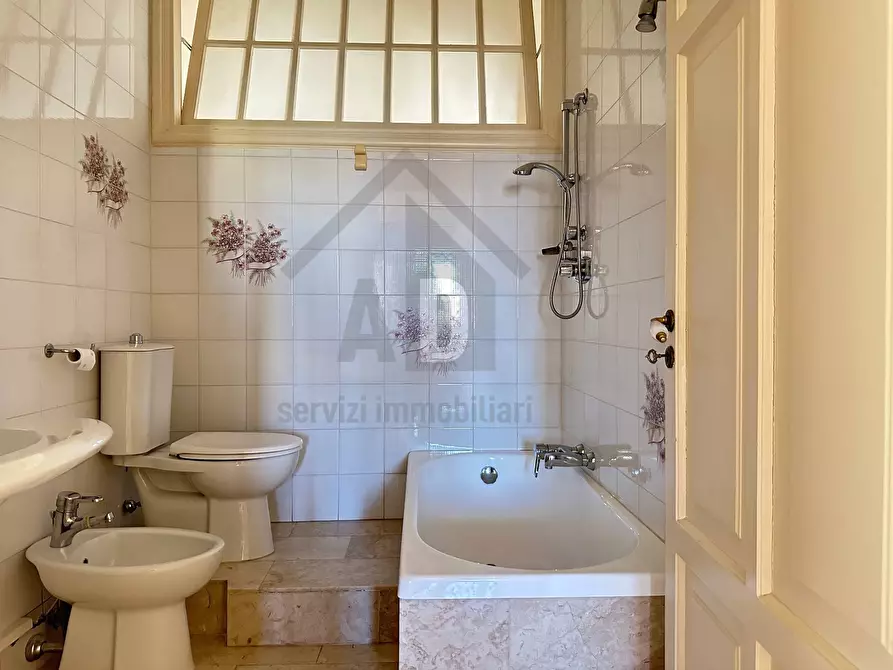Immagine 41 di Appartamento in vendita  in via Domenico Frugiuele 66 a Cosenza