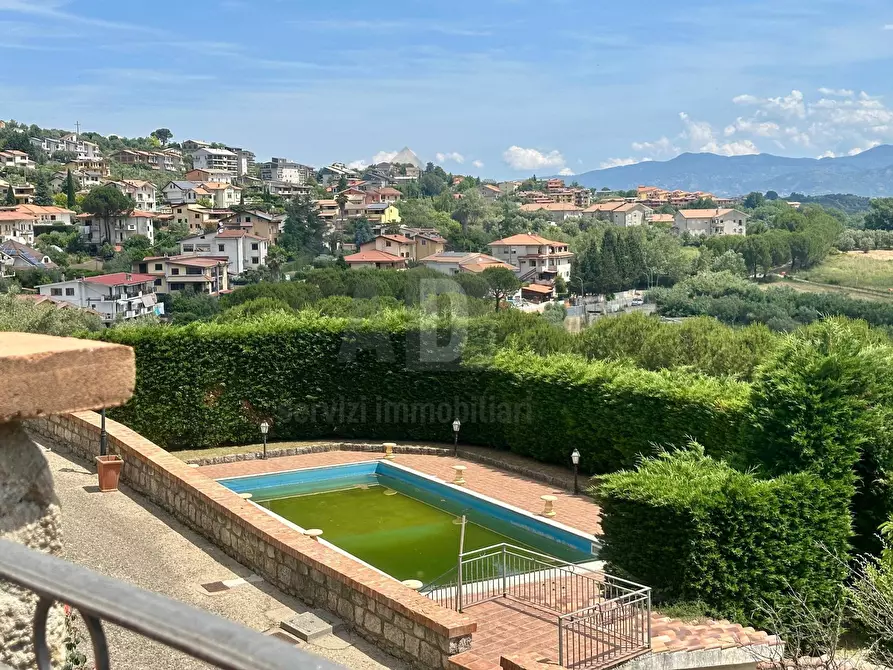 Immagine 1 di Villa in vendita  in VIALE VIRGILIO 9 a Altilia