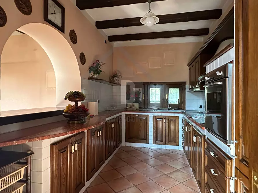 Immagine 14 di Villa in vendita  in VIALE VIRGILIO 9 a Altilia