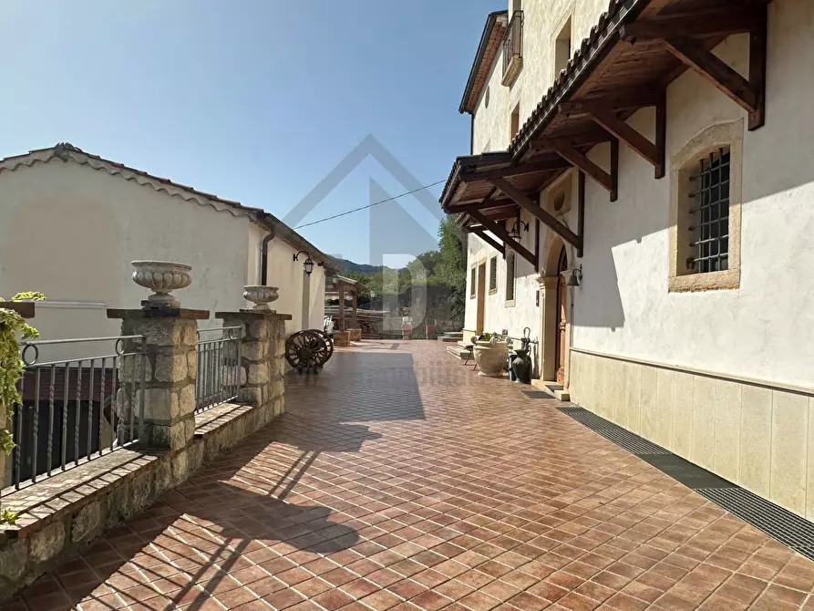 Immagine 51 di Villa in vendita  in VIALE VIRGILIO 9 a Altilia