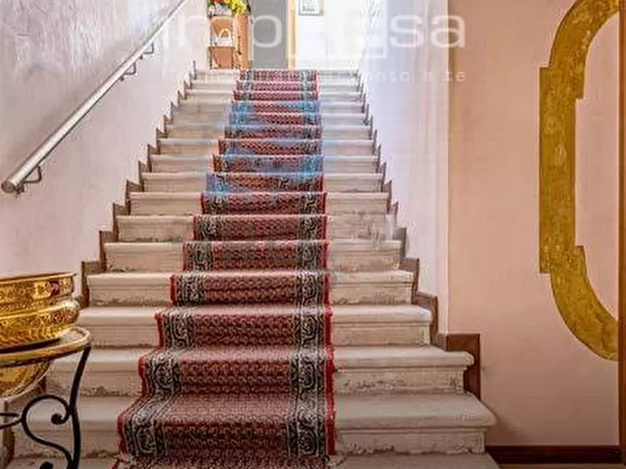 Immagine 2 di Palazzo in vendita  in pescheria a Treviso
