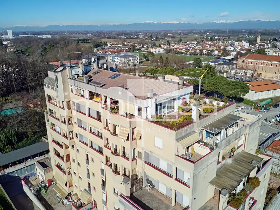 Immagine 27 di Attico in vendita  in via roma 127 a Mogliano Veneto