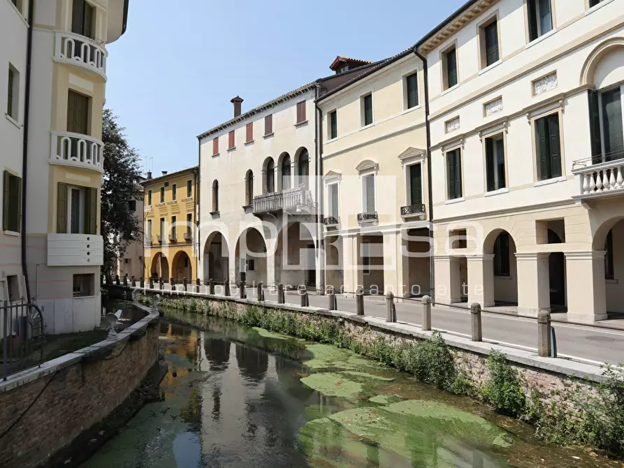 Immagine 8 di Appartamento in vendita  in vicolo Barberia 86 a Treviso