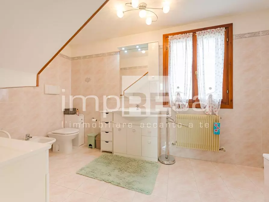 Immagine 27 di Villetta a schiera in vendita  in Via Cristoforo Colombo 86 a Jesolo