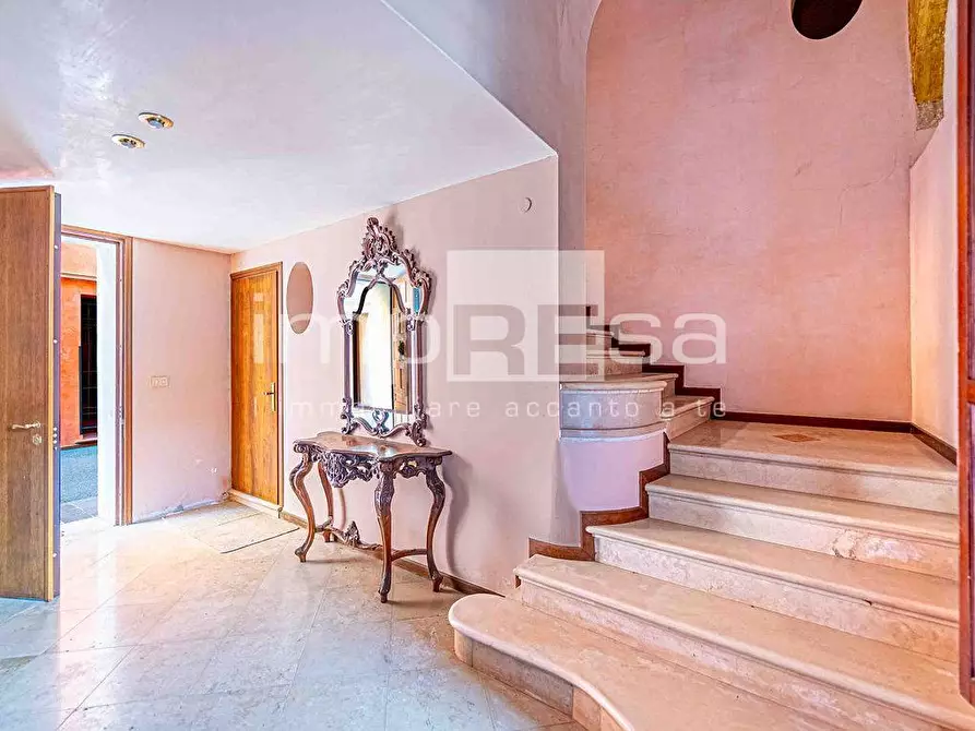 Immagine 4 di Palazzo in vendita  in pescheria a Treviso