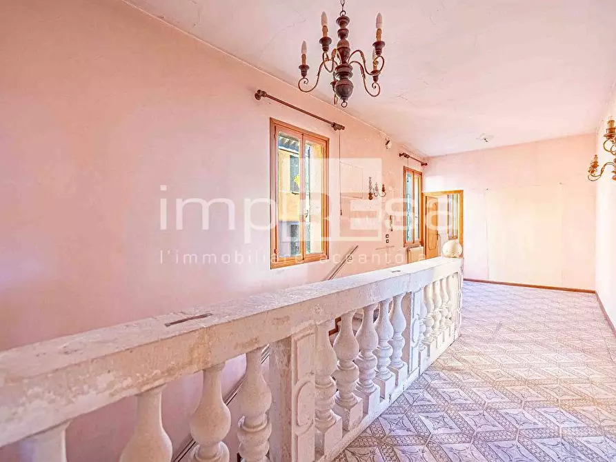 Immagine 6 di Palazzo in vendita  in pescheria a Treviso
