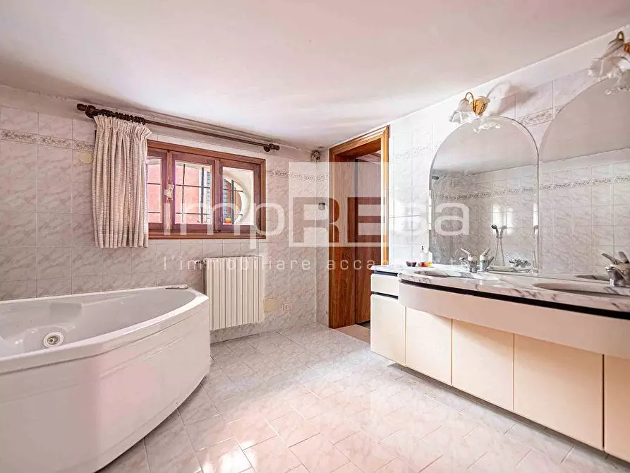Immagine 11 di Palazzo in vendita  in pescheria a Treviso