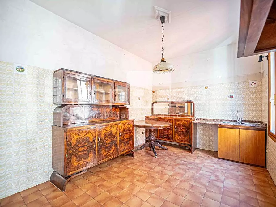 Immagine 21 di Palazzo in vendita  in pescheria a Treviso
