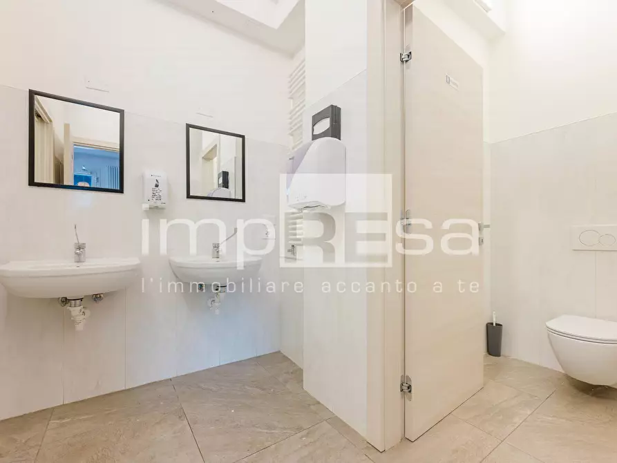 Immagine 15 di Attività commerciale in vendita  in PIAZZA TRENTO a Jesolo