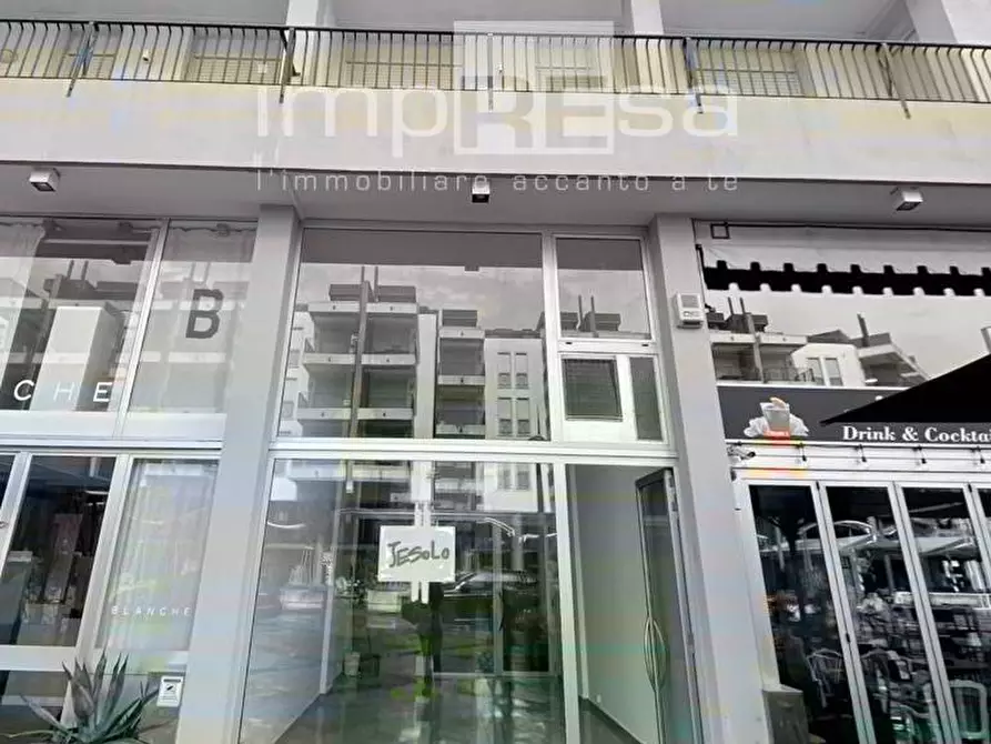 Immagine 5 di Negozio in vendita  a Jesolo