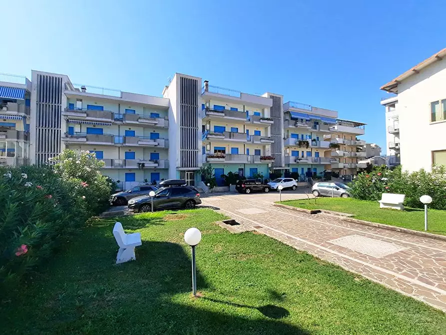 Immagine 14 di Appartamento in vendita  in VIALE MAZZINI a Alba Adriatica