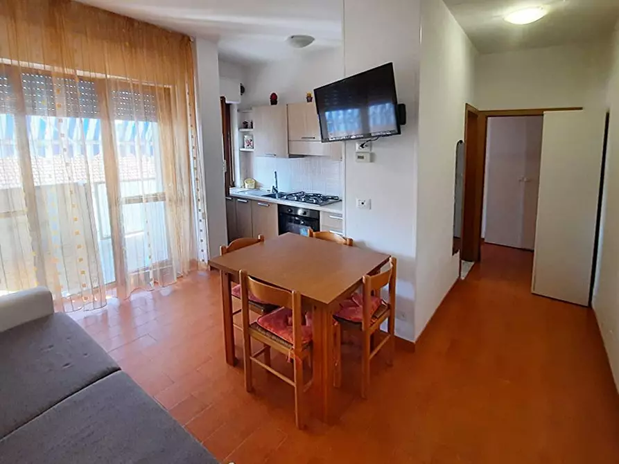 Immagine 2 di Appartamento in vendita  in VIALE MAZZINI a Alba Adriatica