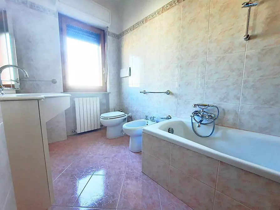 Immagine 10 di Appartamento in vendita  in VIA FRATELLI BANDIERA a Alba Adriatica