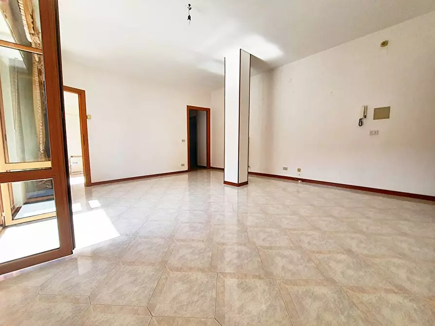 Immagine 2 di Appartamento in vendita  in VIA FRATELLI BANDIERA a Alba Adriatica