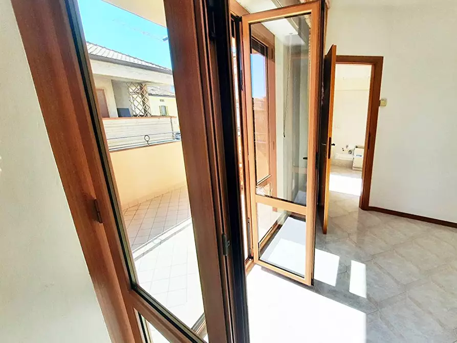 Immagine 4 di Appartamento in vendita  in VIA FRATELLI BANDIERA a Alba Adriatica