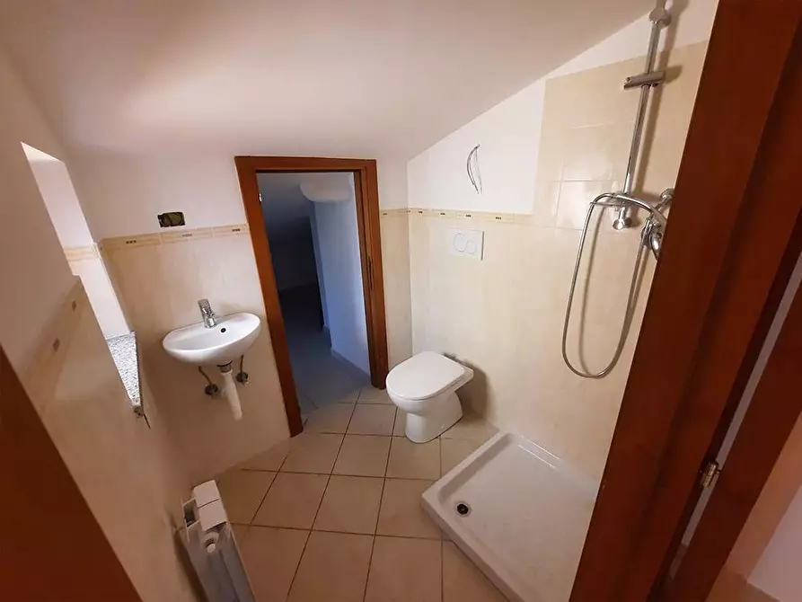 Immagine 10 di Appartamento in vendita  in VIA LEGNANO a Alba Adriatica