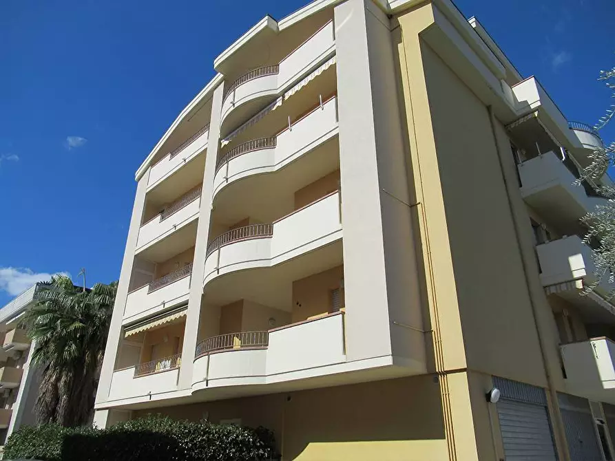 Immagine 14 di Appartamento in vendita  in VIA DEGLI OLEANDRI a Alba Adriatica